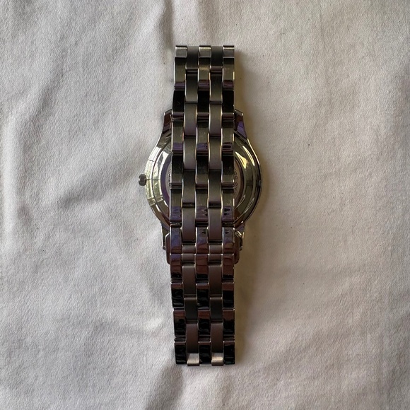 Authentic Gucci G-Timeless Stainless Steel Watch – Roman Numerals | With Box main image 4